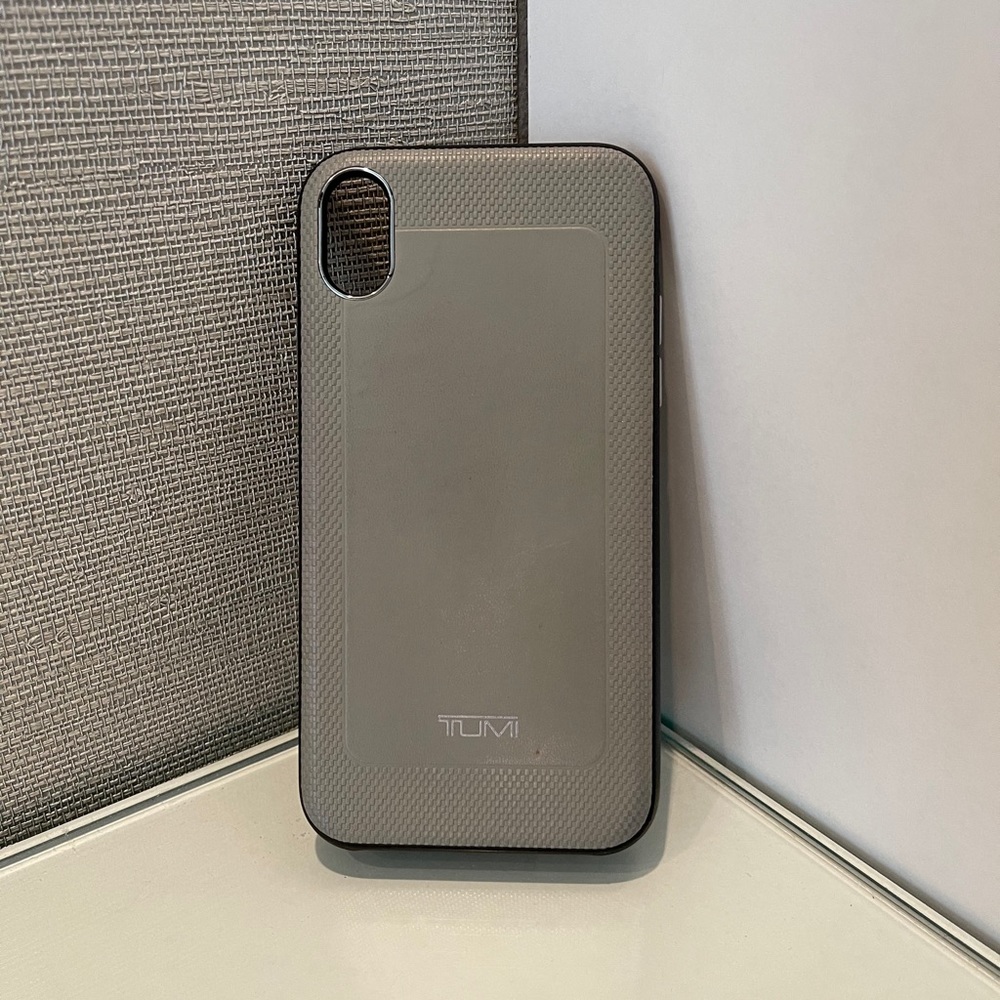 Tumi iPhone Xr case